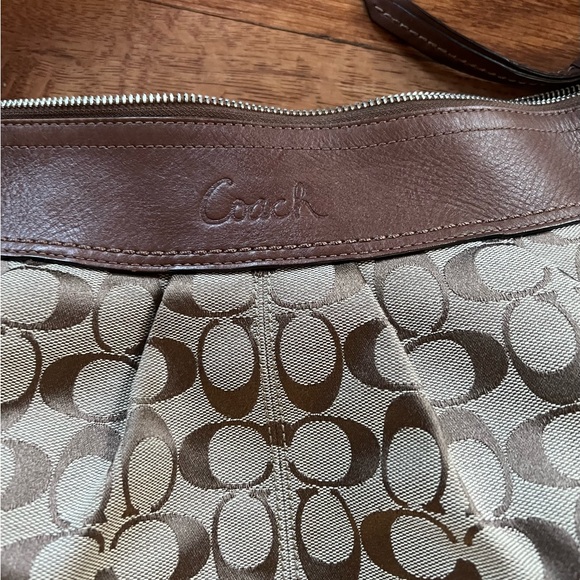 Coach ted signature shoulder bag. - Picture 4 of 4